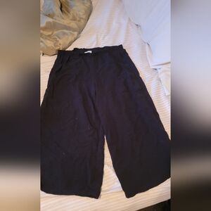 Ardene Basic Black Capris